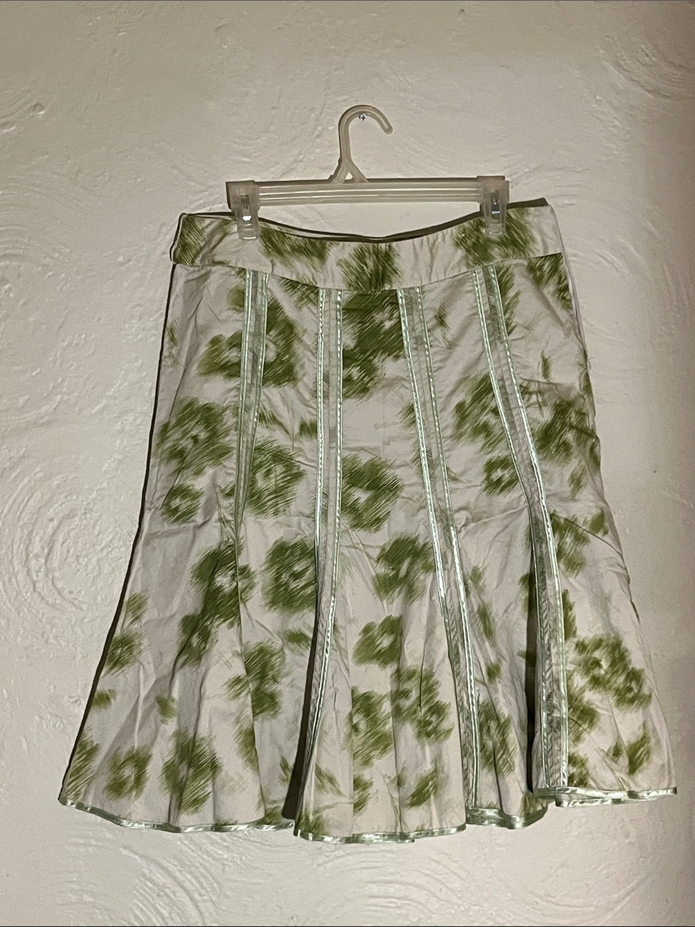 Old Navy White Skirt with Olive Green Brushprint